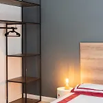 J-appartment Toledo ナポリ
